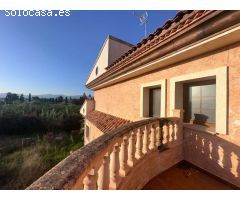 Mansion Rústica de 400m2 en Venta en Catral: Una Gran Propiedad Llena de Potencial
