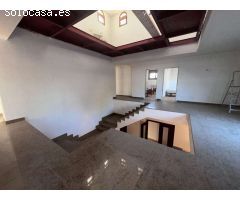 Mansion Rústica de 400m2 en Venta en Catral: Una Gran Propiedad Llena de Potencial