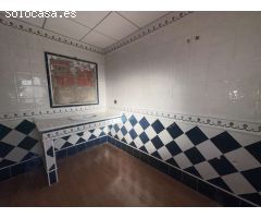 Mansion Rústica de 400m2 en Venta en Catral: Una Gran Propiedad Llena de Potencial