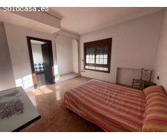 Mansion Rústica de 400m2 en Venta en Catral: Una Gran Propiedad Llena de Potencial