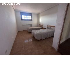 Mansion Rústica de 400m2 en Venta en Catral: Una Gran Propiedad Llena de Potencial