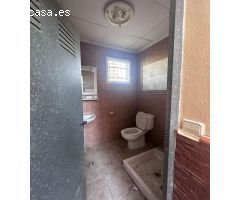 Mansion Rústica de 400m2 en Venta en Catral: Una Gran Propiedad Llena de Potencial