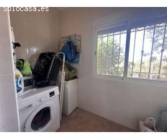 Elegancia Rústica: Amplia Casa Familiar en Catral