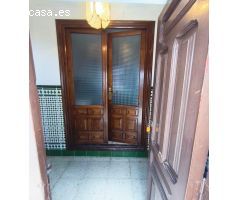 SE VENDE AMPLIA CASA CON BUHARDILLA EN CAZALLA DE LA SIERRA