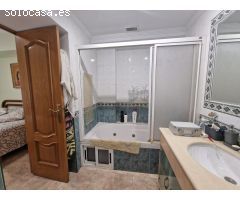 Chalet en Venta en La Albericia, Valencia