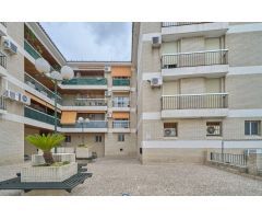 PISO DE 4 DORMITORIOS Y 2 BAÑOS EN EL CENTRO HISTORICO DE JEREZ. DISPONE DE PLAZA DE GARAJE