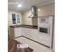 CASA INDEPENDIENTE DE DOS PLANTAS JUNTO A LA PLAZA DE LA NORIA