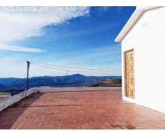 CASA CON ENCANTO EN LAROLES CON BUENAS VISTAS