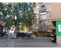 Garaje cerrado en Granada zona Zaidin, 12.80 m. de superficie.
