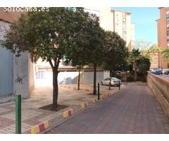 Garaje cerrado en Granada zona Zaidin, 12.80 m. de superficie.