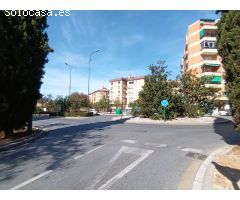 Garaje cerrado en Granada zona Zaidin, 14 m. de superficie.