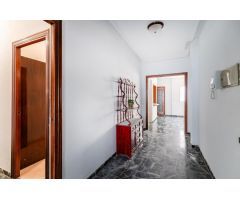 AMPLIA CASA CON GARAJE Y AZOTEA EN ALAMEDA SOLANO