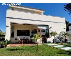 CHALET LOMA DE SANCTI-PETRI CON VISTAS AL CAMPO DE GOLF