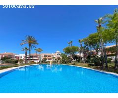 Apartamento en urbanización privada con piscinas en La Barrosa