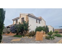 Chalet en Venta en Zurgena, Almería