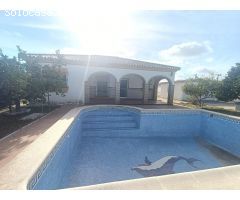 Chalet de 4 dormitorios y piscina en el Marquesado