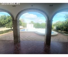 Chalet de 4 dormitorios y piscina en el Marquesado
