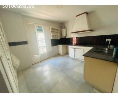 Piso de 3 dormitorios con patio en el Centro de la ciudad