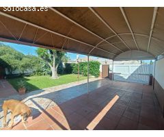 Chalet URBANO de 5 dormitorios y piscina en Los Gallos