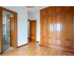 Piso de 4 dormitorios en Cobreros Viejo