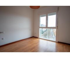 Piso de 4 dormitorios en Cobreros Viejo