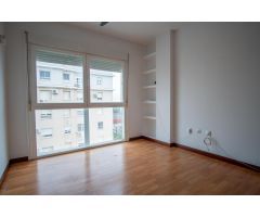 Piso de 4 dormitorios en Cobreros Viejo