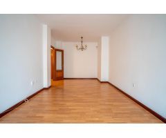 Piso de 4 dormitorios en Cobreros Viejo