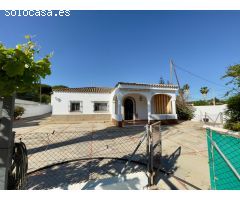 Parcela de 4.000 m2 con 2 viviendas tipo chalet