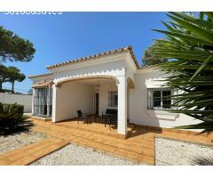 Chalet con piscina en el Pago Melilla