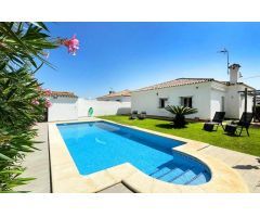 Chalet con piscina en el Pago Melilla
