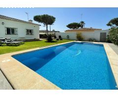 Chalet con piscina en el Pago Melilla