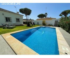 Chalet con piscina en el Pago Melilla