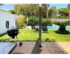 Chalet con piscina en el Pago Melilla
