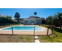 Chalet de 3 dormitorios y piscina en Costa Sancti Petri