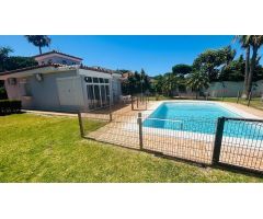 Chalet de 3 dormitorios y piscina en Costa Sancti Petri