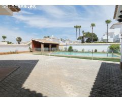 CHALET PRIMERA LÍNEA DE PLAYA