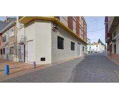 ESTUPENDO LOCAL EN LA PLAZA DEL MERCADO EN ALMENARA