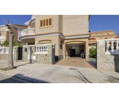 ESTUPENDA CASA EN LA MEJOR ZONA DE ALMENARA