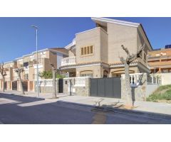 ESTUPENDA CASA EN LA MEJOR ZONA DE ALMENARA
