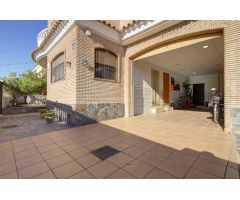 ESTUPENDA CASA EN LA MEJOR ZONA DE ALMENARA
