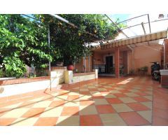 CASA DE UNA PLANTA CON JARDIN