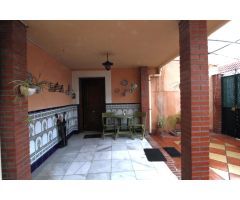 CASA DE UNA PLANTA CON JARDIN