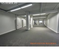 AMPLIO LOCAL COMERCIAL EN BARCELONA