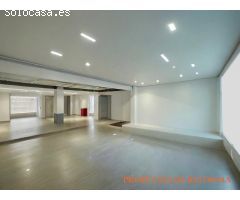 AMPLIO LOCAL COMERCIAL EN BARCELONA