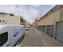 Local en venta en Canovelles