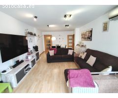Se vende piso en Sant Andreu de la Barca (Barcelona).