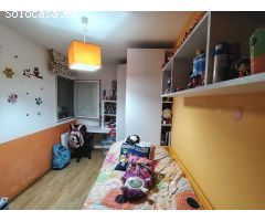 Se vende piso en Sant Andreu de la Barca (Barcelona).
