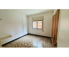 Se vende piso en Gavarra (Cornellà de Llobregat).