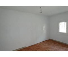 Se vende Piso en Calle de la Amistat 5 en Sant Andreu de la Barca (Barcelona).