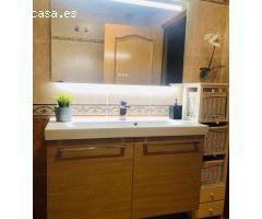 Se vende piso situado en Castelldefels Centro (Barcelona).